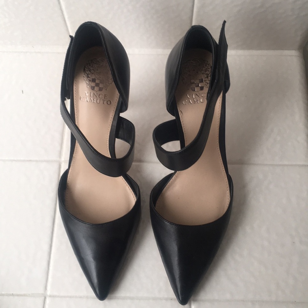 Vince Camuto black leather pumps. Only worn once